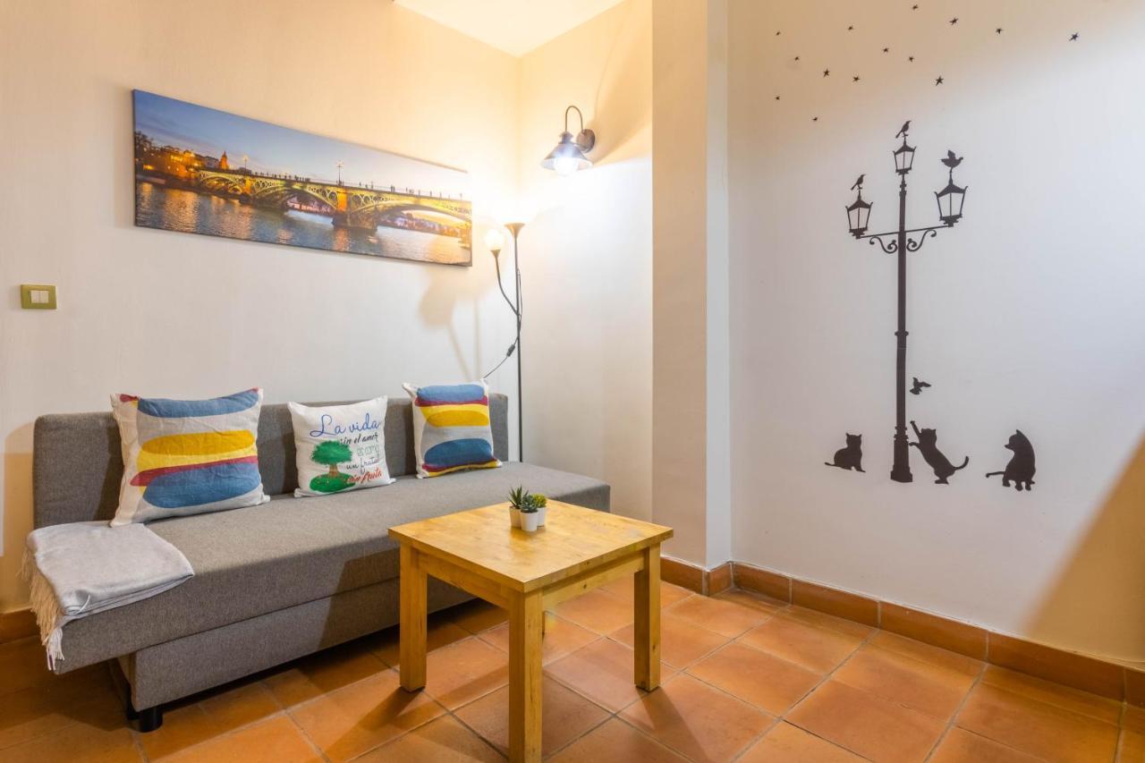 Macarena Muralla Encantada Apartment Seville Luaran gambar