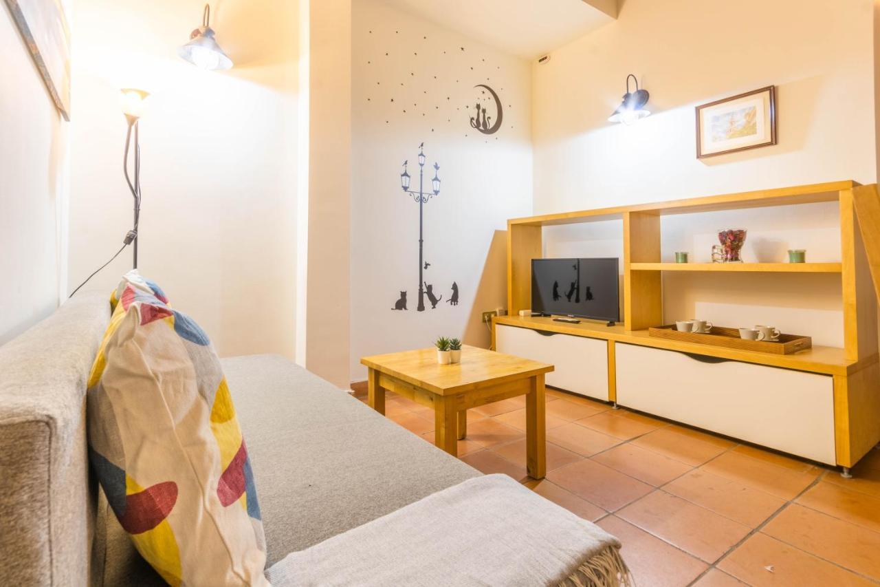 Macarena Muralla Encantada Apartment Seville Luaran gambar